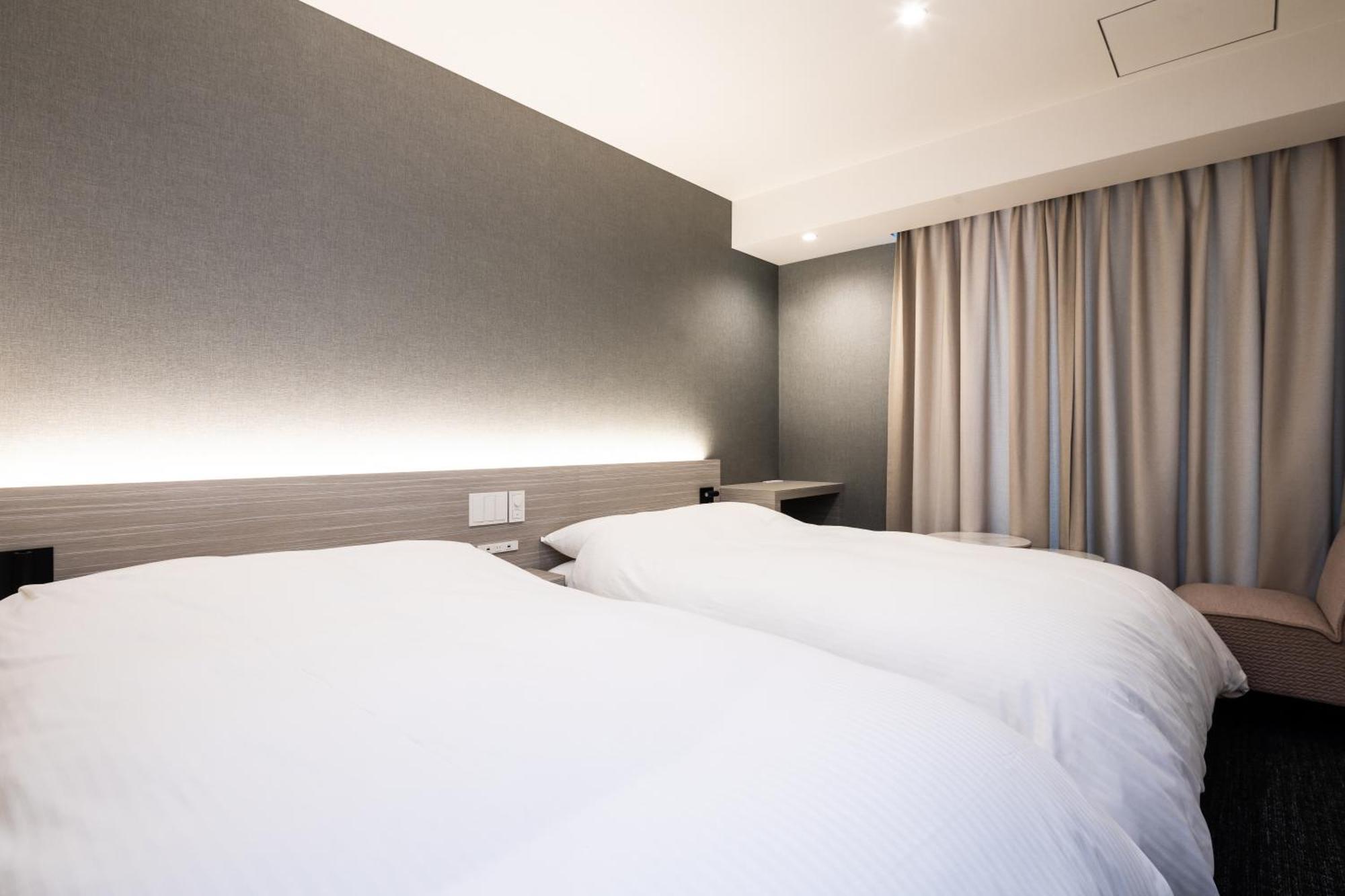 Rota105 Hotel Osaka Bagian luar foto